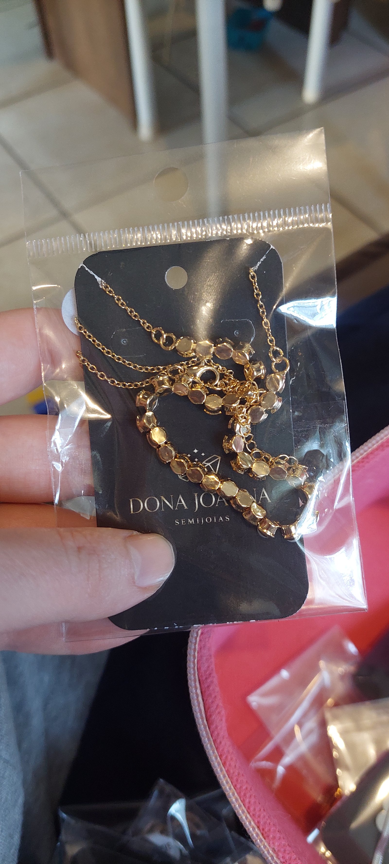 Colar dourado