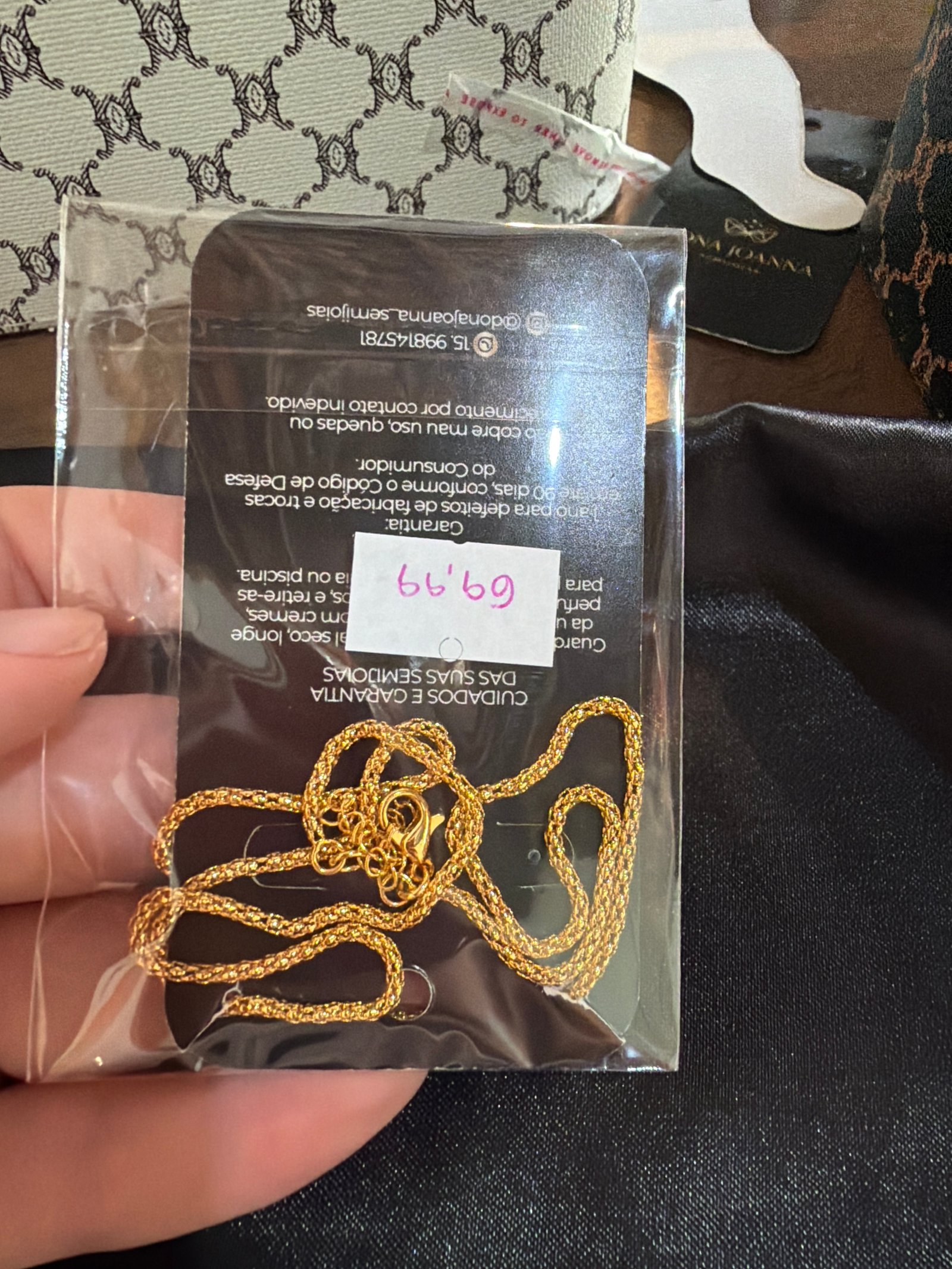 Colar dourado