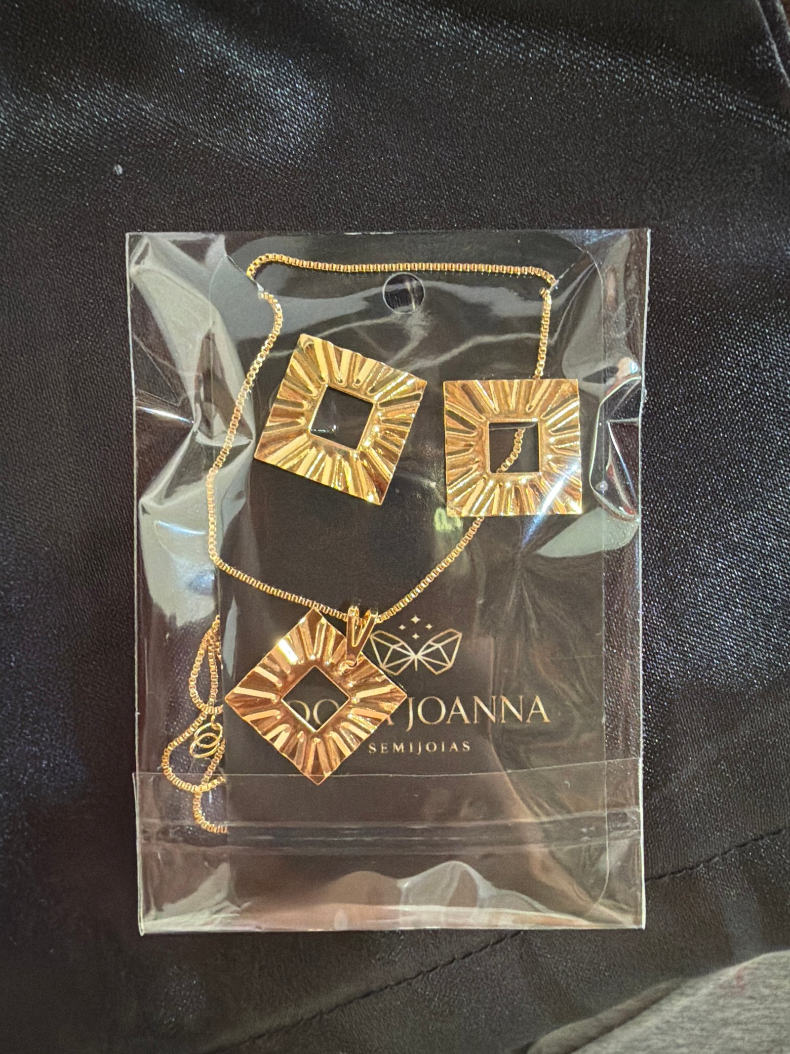 Conj dourado